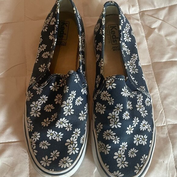 Keds slip on shoes - Picture 1 of 2
